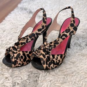 Betsy Johnson leopard heels “🆓 promo”